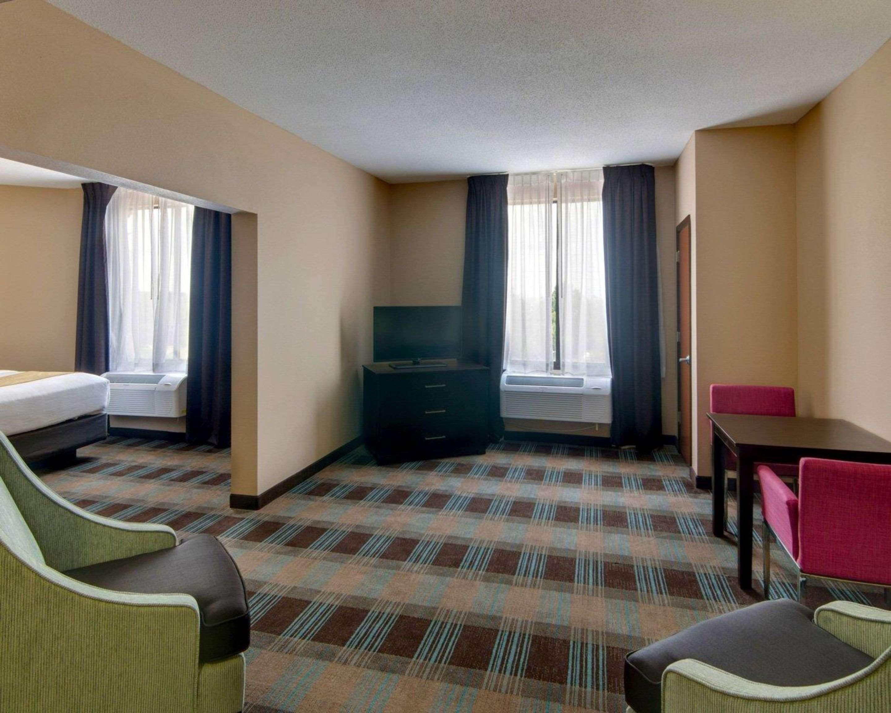 Comfort Suites Houston West At Clay Road Exterior photo